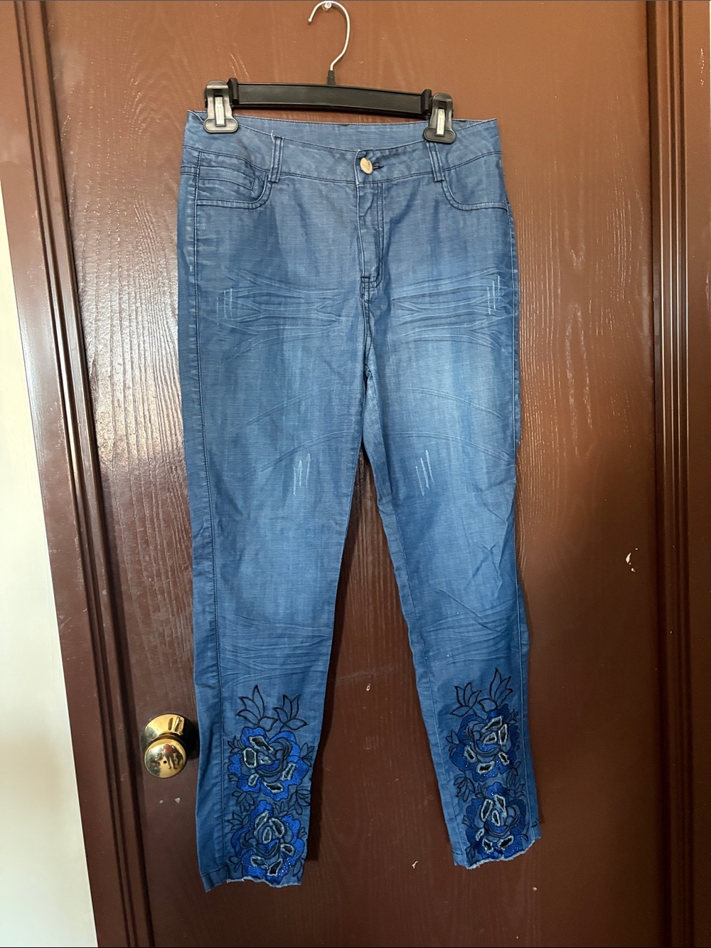 Embroidered Blue Cropped Skinny Jeans